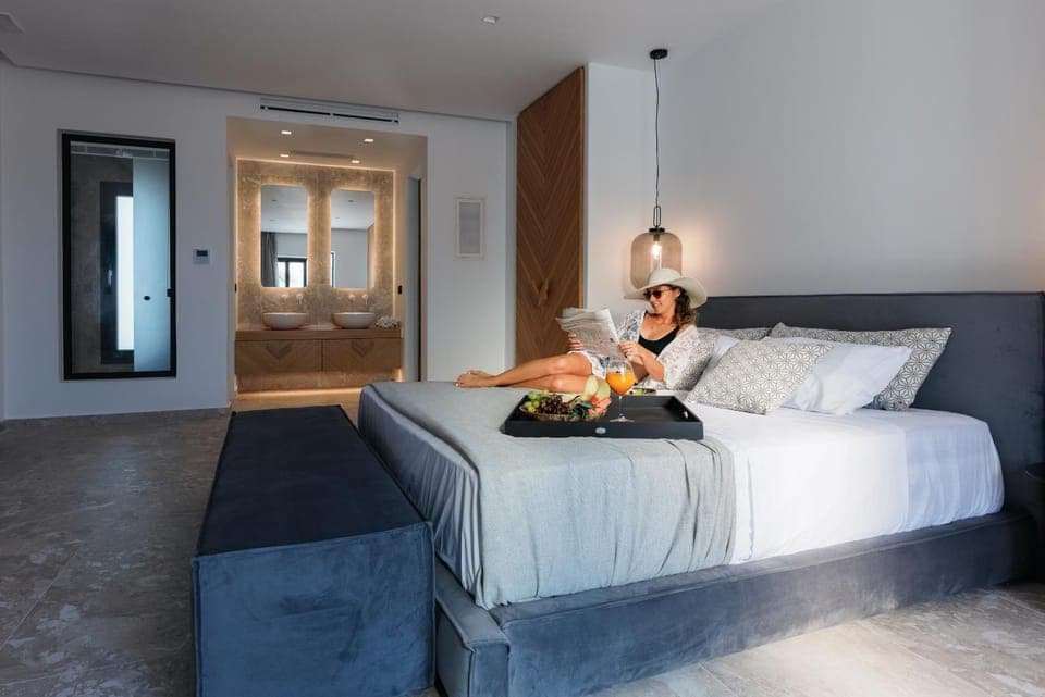 Bed, Bathroom, Bedroom