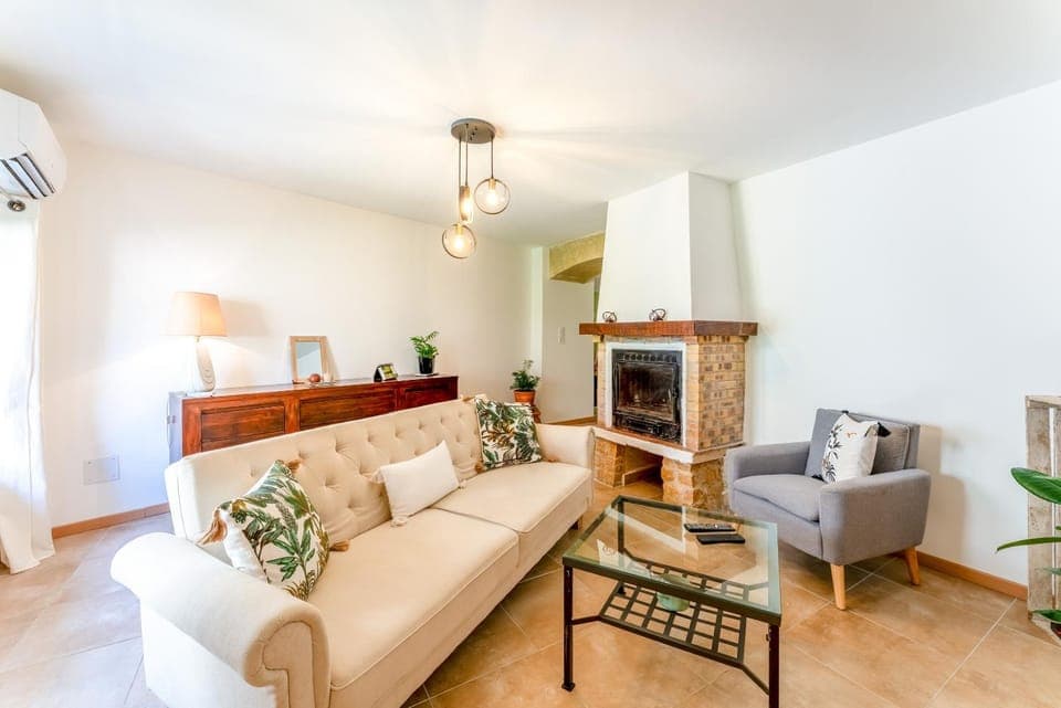 Property building, Living room