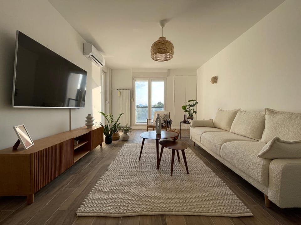 TV and multimedia, Living room, Seating area