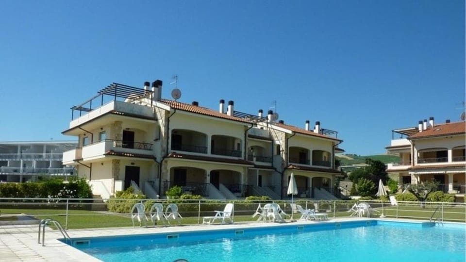 Pool view, Swimming pool