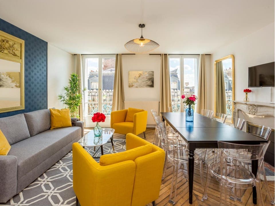 TV and multimedia, Living room, Dining area