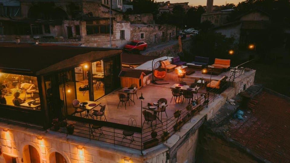 Property building, Balcony/Terrace, Evening entertainment