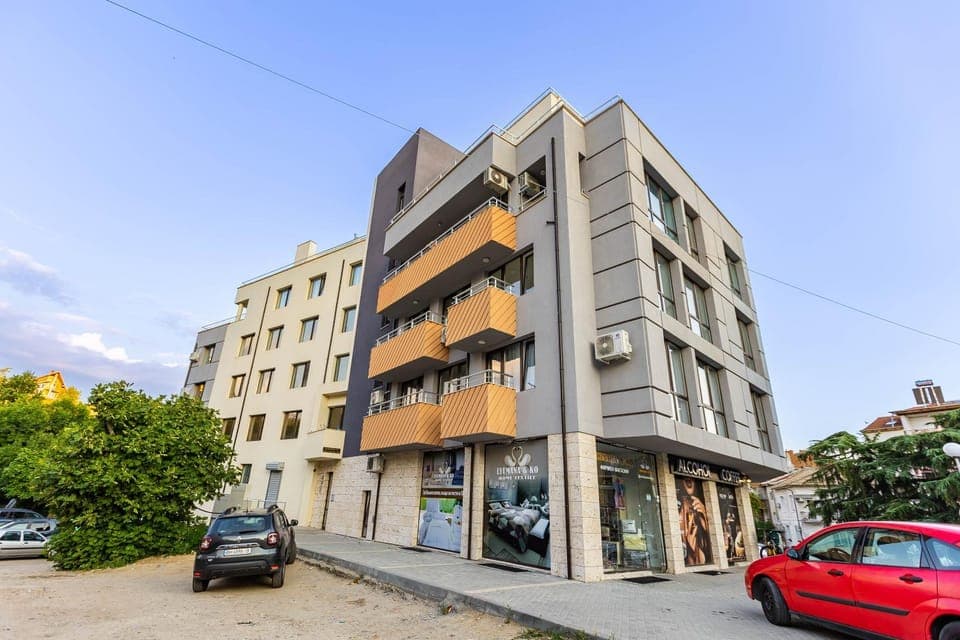 Property building, Location