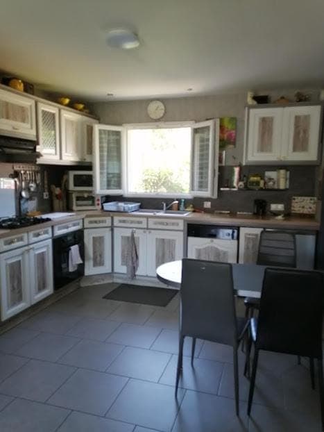 Kitchen or kitchenette, stove