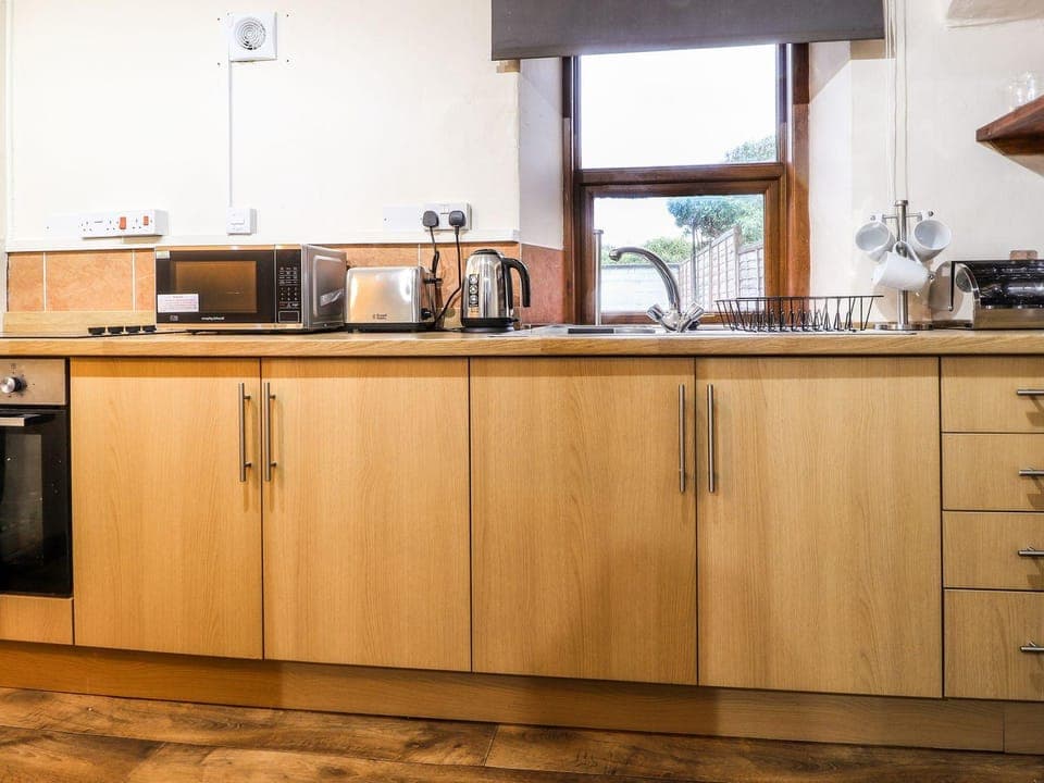 Kitchen or kitchenette, minibar, pet friendly, stove, toaster