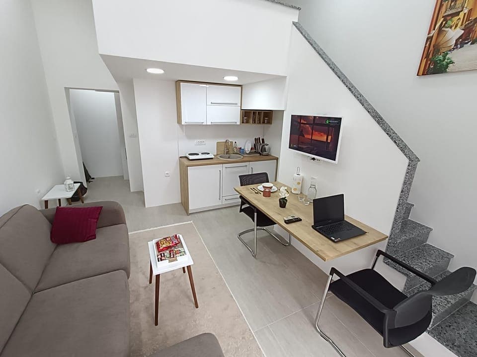 Living room, Dining area, Food, Street view, Breakfast, locker, kitchen