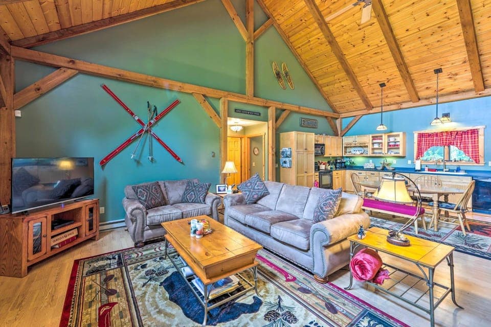 Slaty Fork Escape w/ Mountain View + Hot Tub! House in Shenandoah Valley
