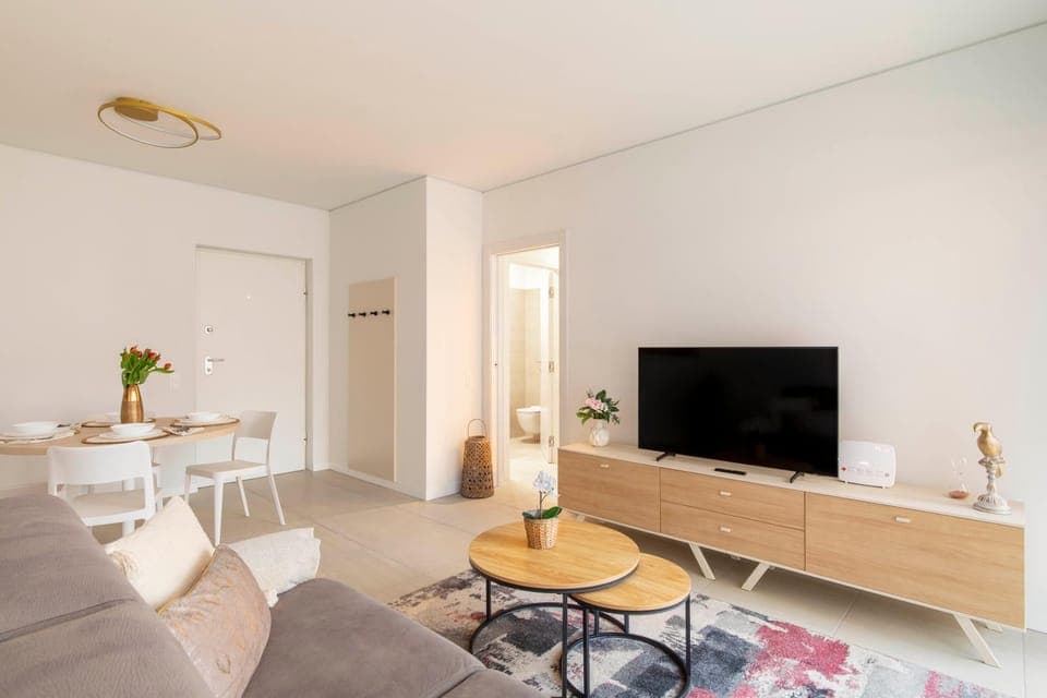 TV and multimedia, Living room, Dining area