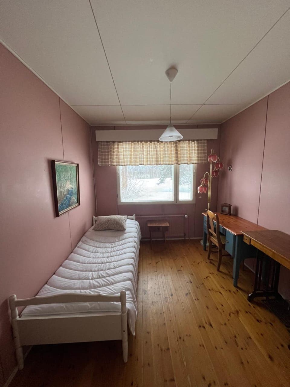 Bed, Photo of the whole room
