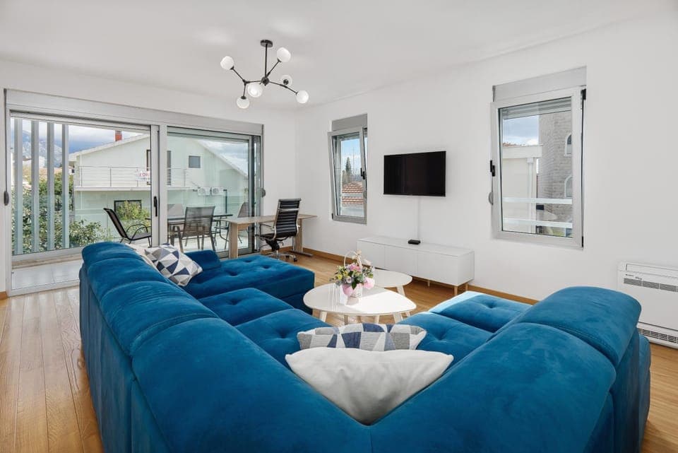 Communal lounge/ TV room, TV and multimedia, Living room, Seating area