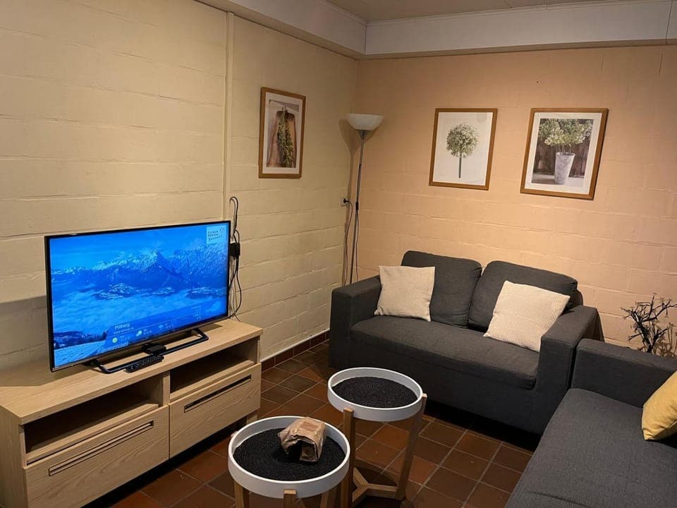 Communal lounge/ TV room