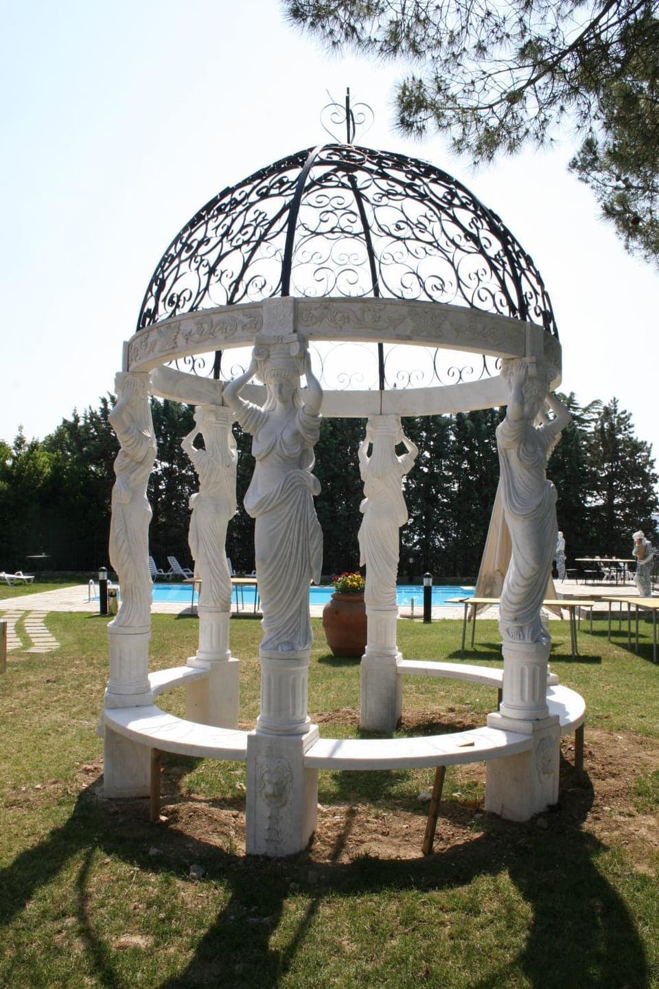 Swimming pool, Swimming pool