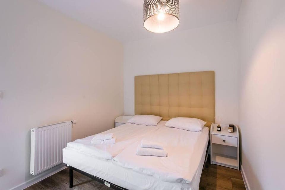 Bed, Photo of the whole room, Bedroom, internet, towels