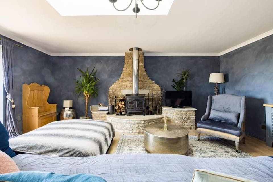 TV and multimedia, Living room, Seating area