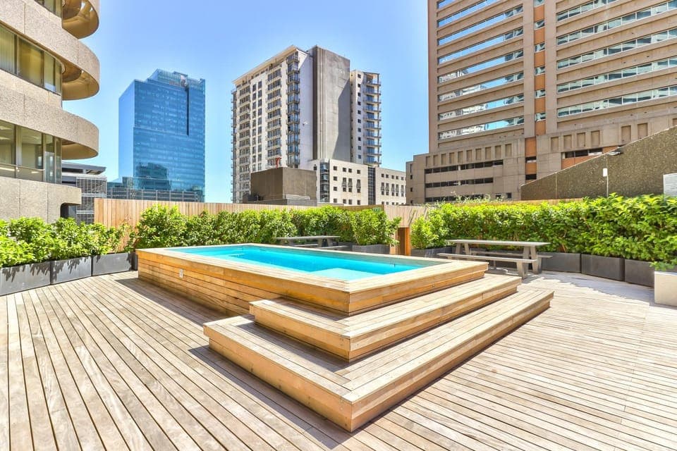 Property building, Day, Balcony/Terrace, Pool view, Swimming pool, sunbed