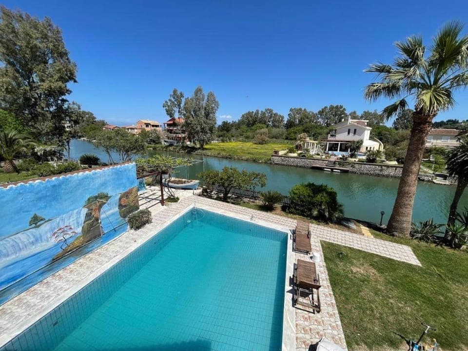 Pool view, River view, Swimming pool