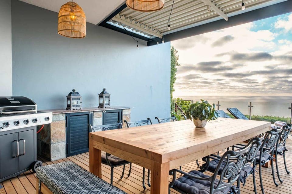 BBQ facilities, Balcony/Terrace, Seating area, Dining area, Sea view