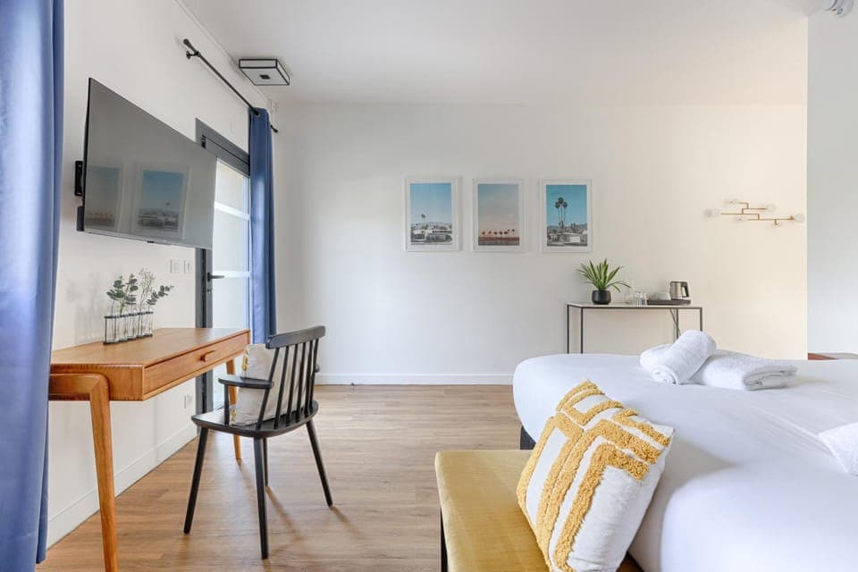 Photo of the whole room