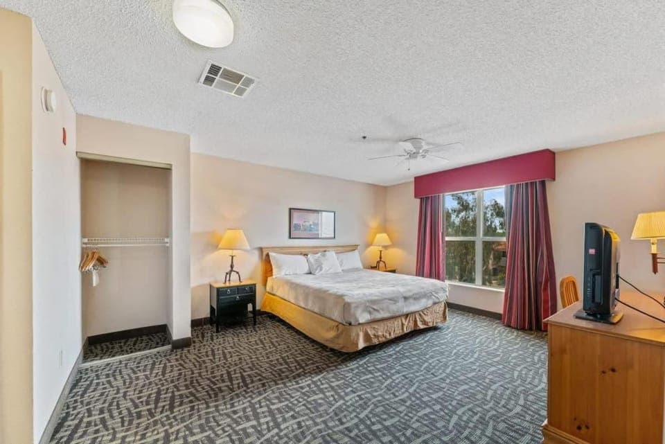 Scottsdale 2 bd 2 ba furnished apt 4 full beds Apartment in Paradise Valley