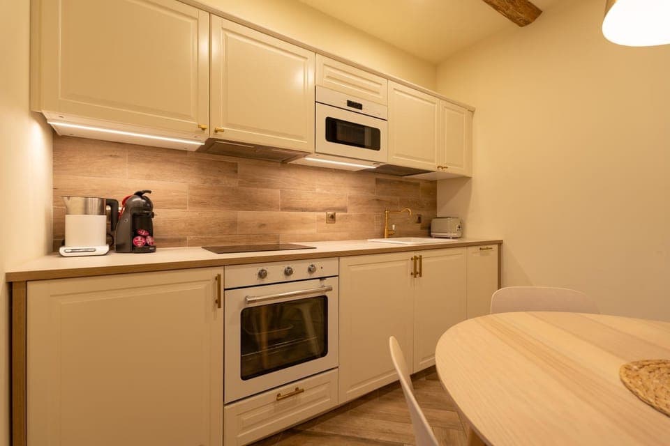 dishwasher, microwave, oven, stove, toaster, kitchen