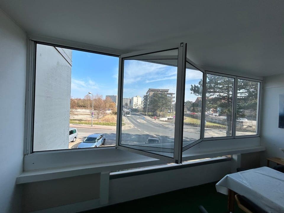 Neighbourhood, Parking