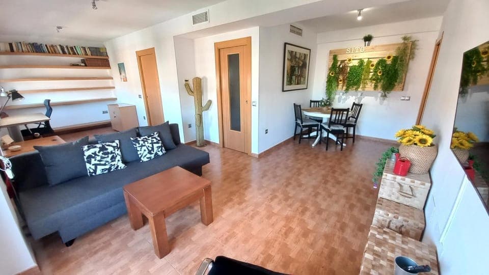 Living room, Lounge or bar, Seating area, Dining area