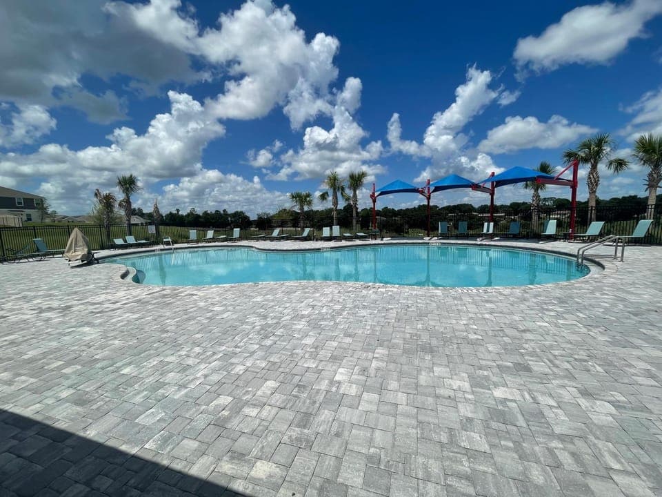 Swimming pool