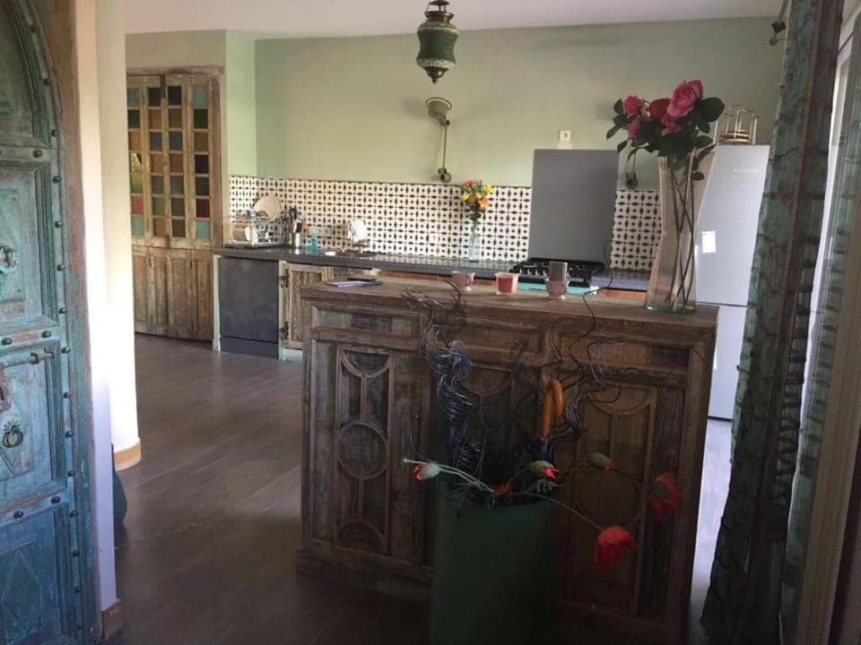 Kitchen or kitchenette, stove