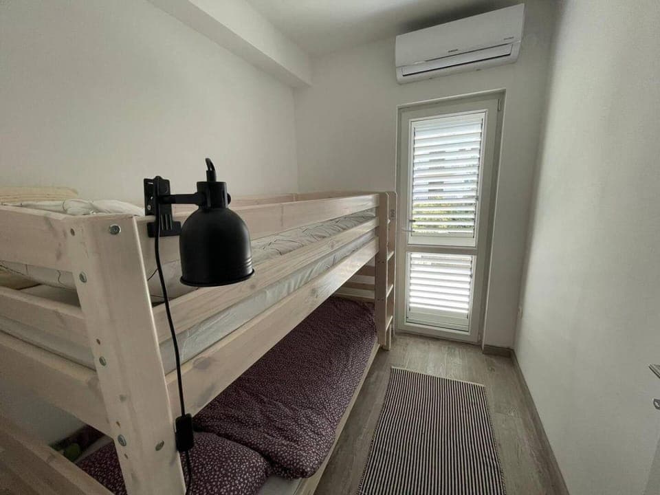 bunk bed