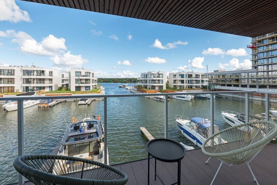 Neighbourhood, Balcony/Terrace, Landmark view, River view