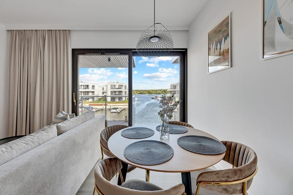 Living room, Seating area, River view, Sea view