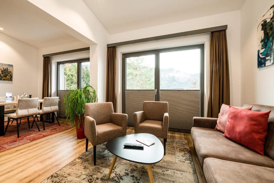 View (from property/room), Living room, Photo of the whole room, Seating area, Dining area