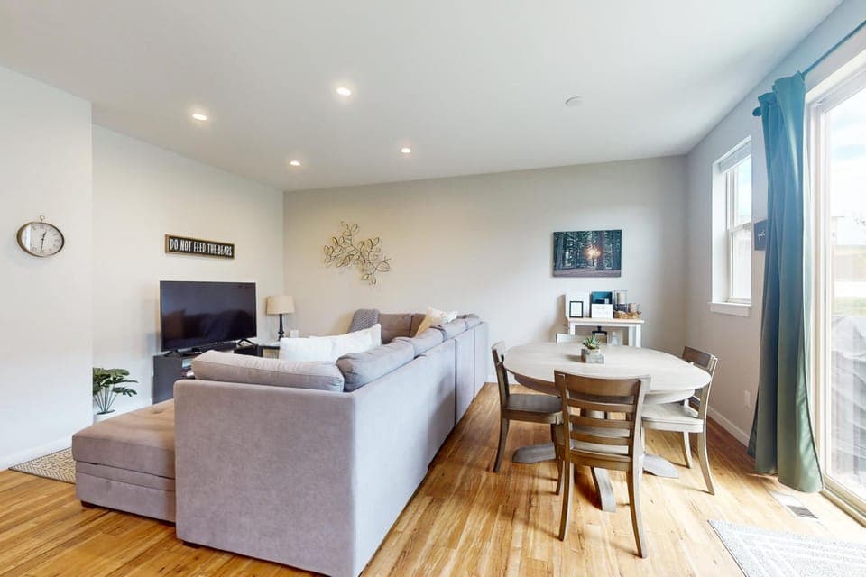 Modern Gem in Gypsum House in Eagle County