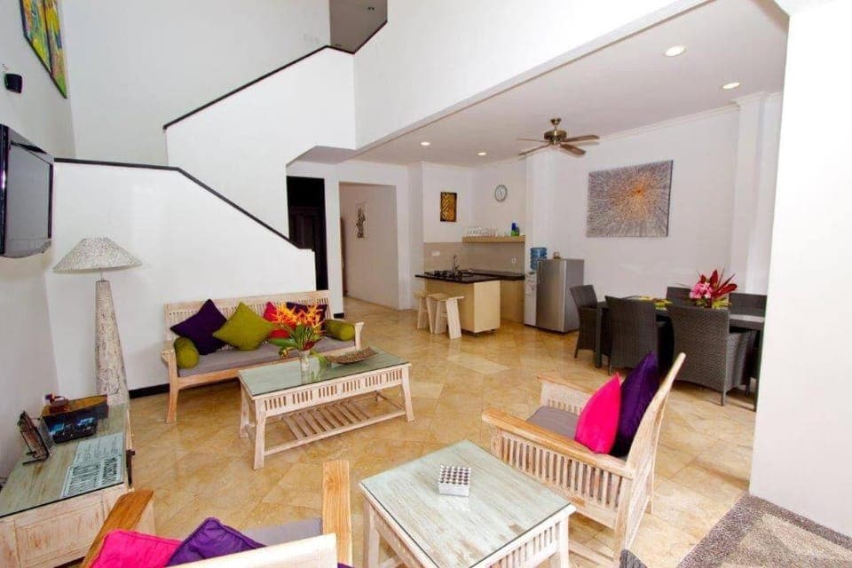 Living room, Dining area