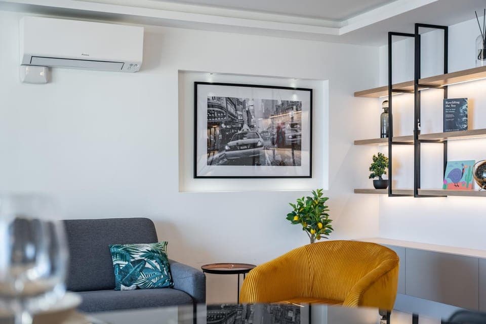 Living room, Decorative detail