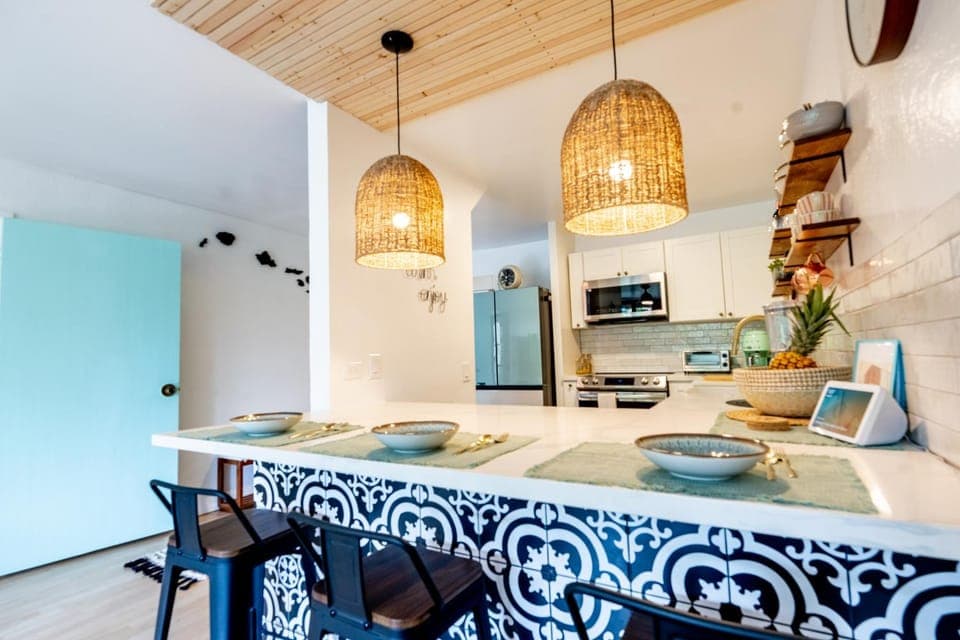 Kitchen or kitchenette, Food and drinks, Seating area, Dining area, Food, minibar, pet friendly, stove, kitchen