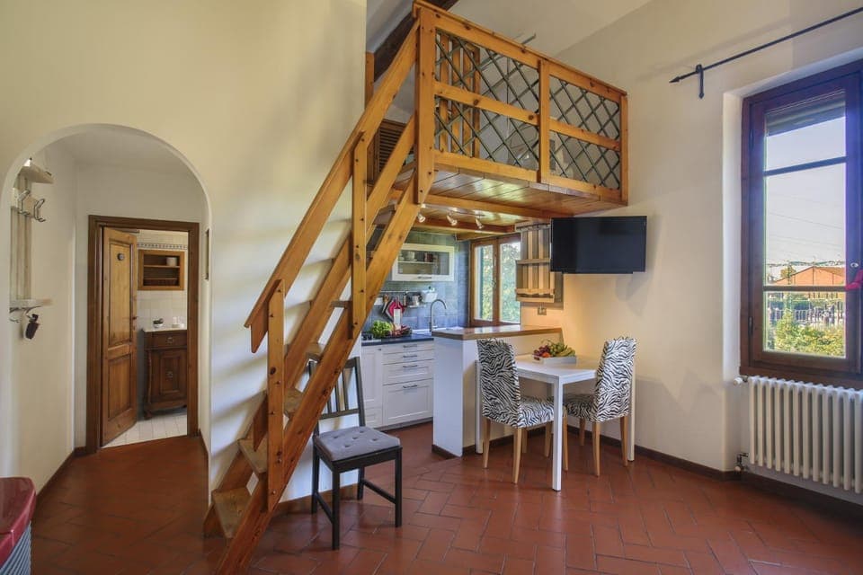 TV and multimedia, Kitchen or kitchenette, Living room, Dining area, internet