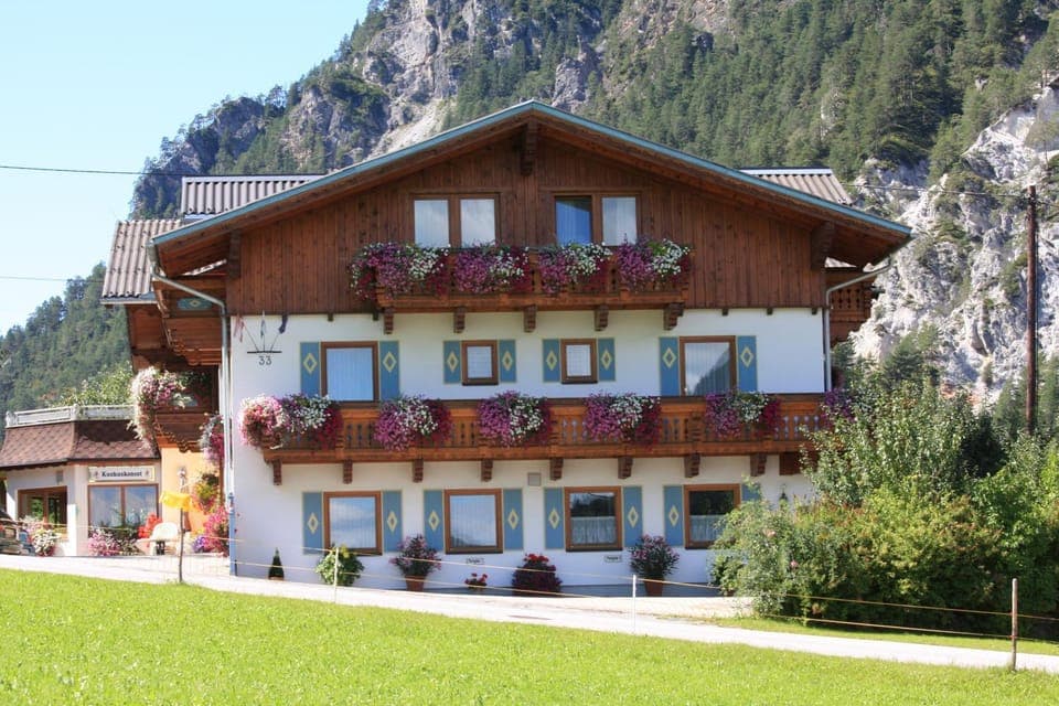 Facade/entrance, Balcony/Terrace, On site