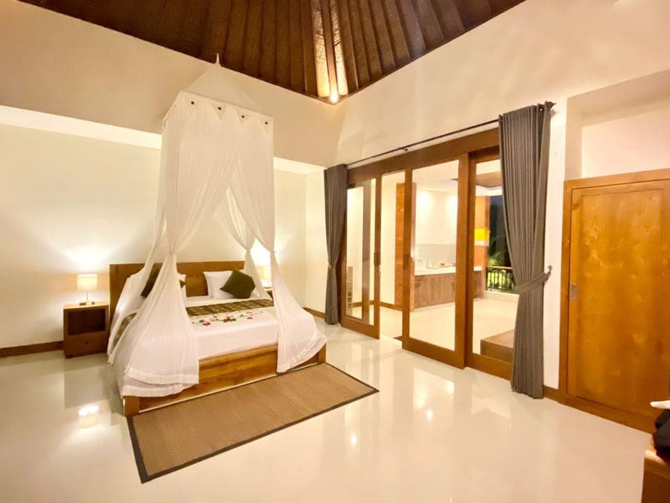 Bed, Kitchen or kitchenette, Living room, Photo of the whole room, Decorative detail, Bedroom, towels, kitchen