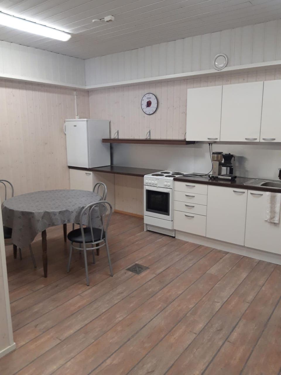 Kitchen or kitchenette, Dining area, Communal kitchen