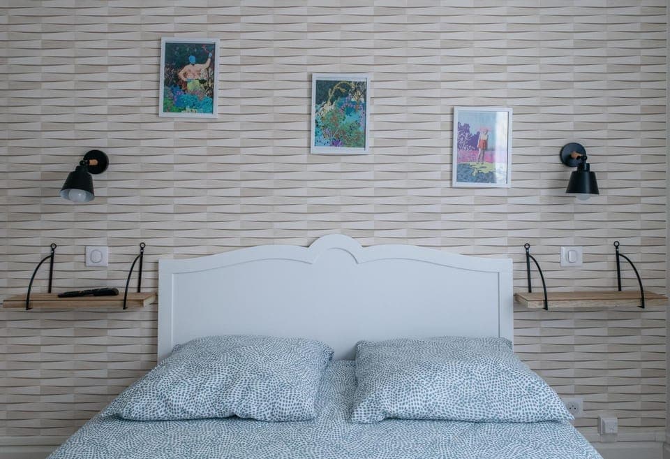 Bed, Decorative detail, Bedroom