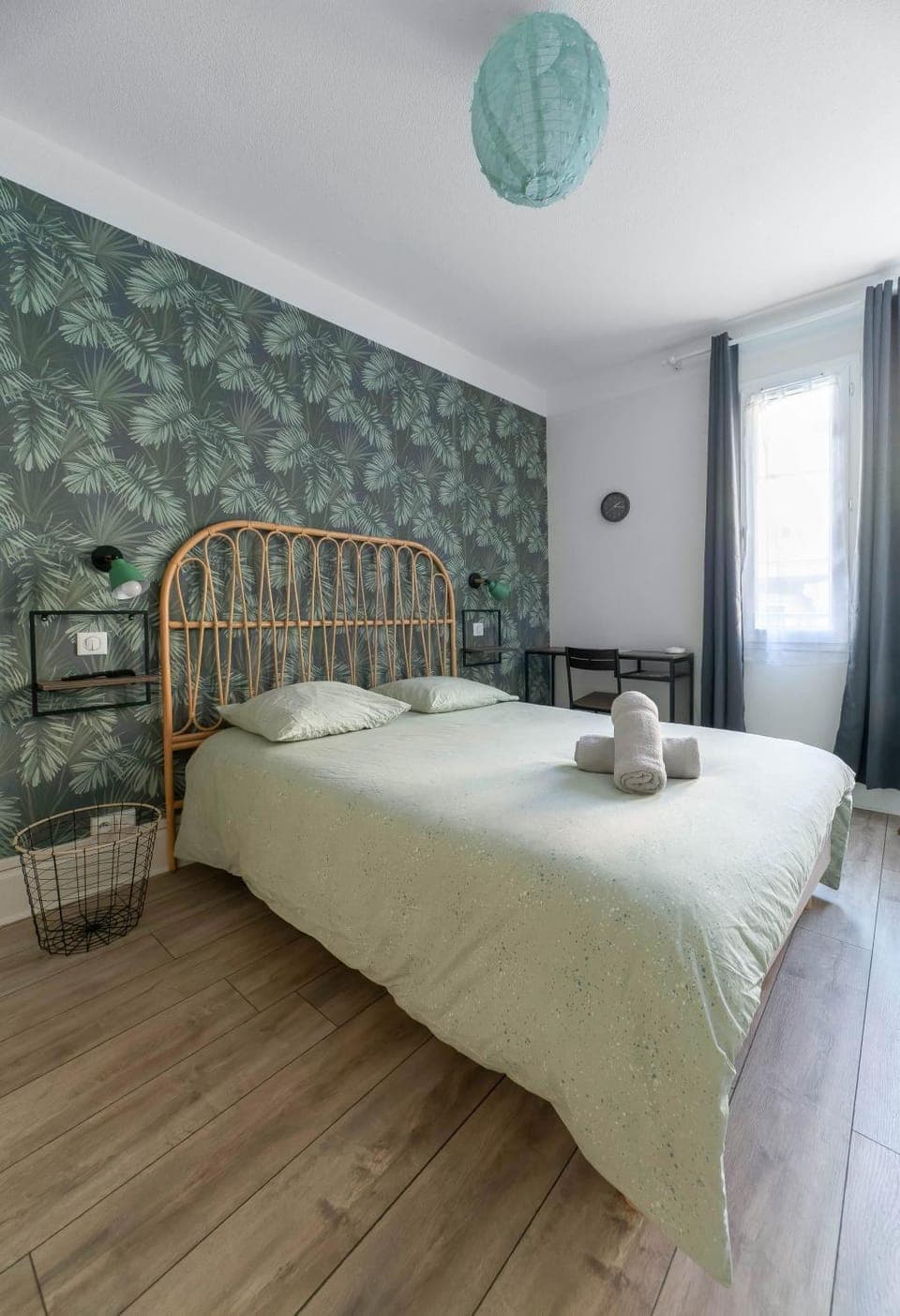 Bed, Photo of the whole room, Bedroom