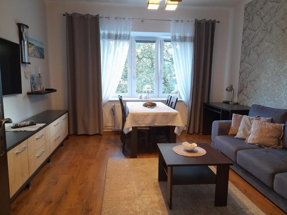 Living room, Photo of the whole room