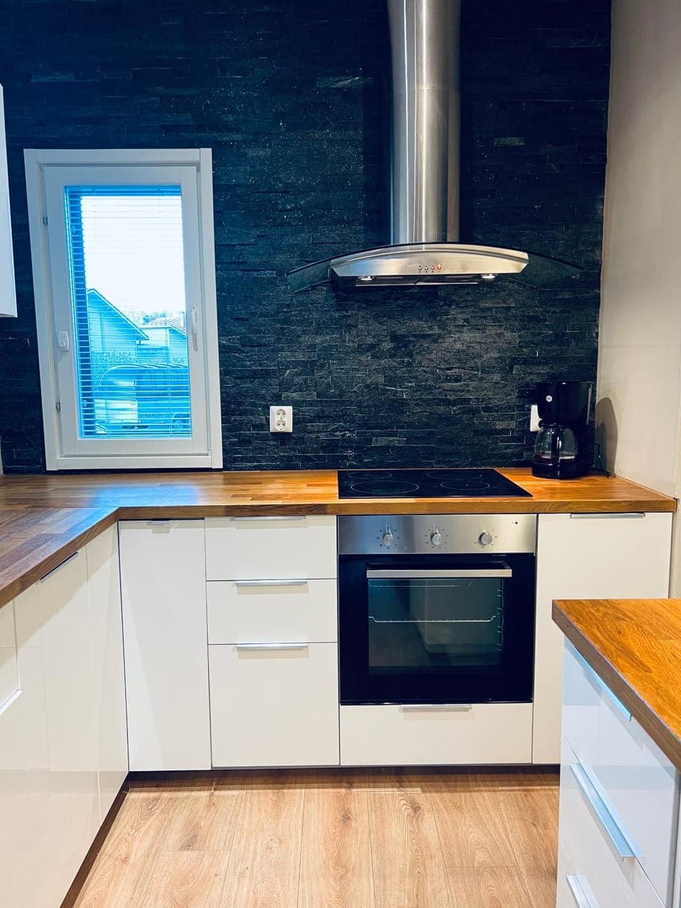 Kitchen or kitchenette, minibar, pet friendly, stove