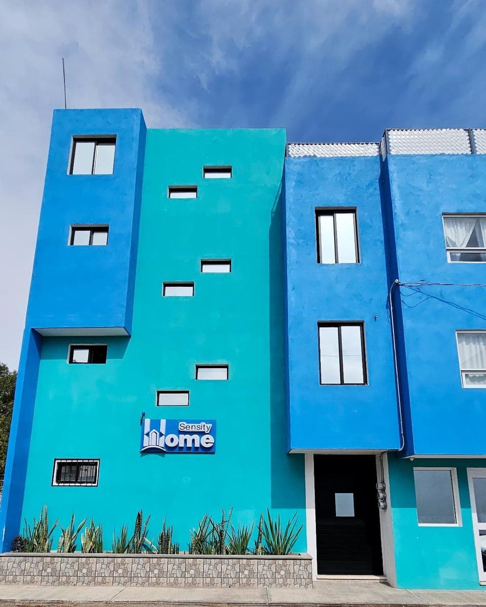 Facade/entrance, Off site