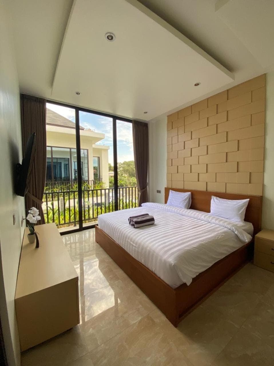 Bed, View (from property/room), Bedroom