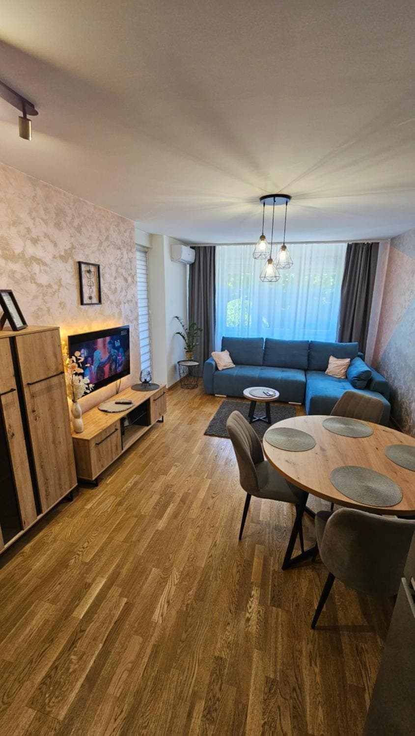 Communal lounge/ TV room, TV and multimedia, Living room, Seating area