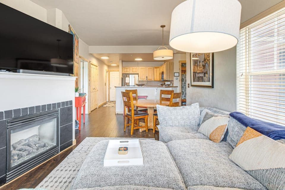 Condo Near Winter Park Resort + Steps From Shuttle House in Fraser