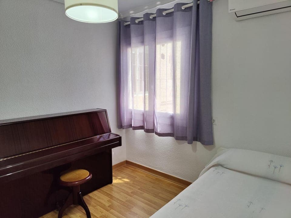 Bed, air conditioner