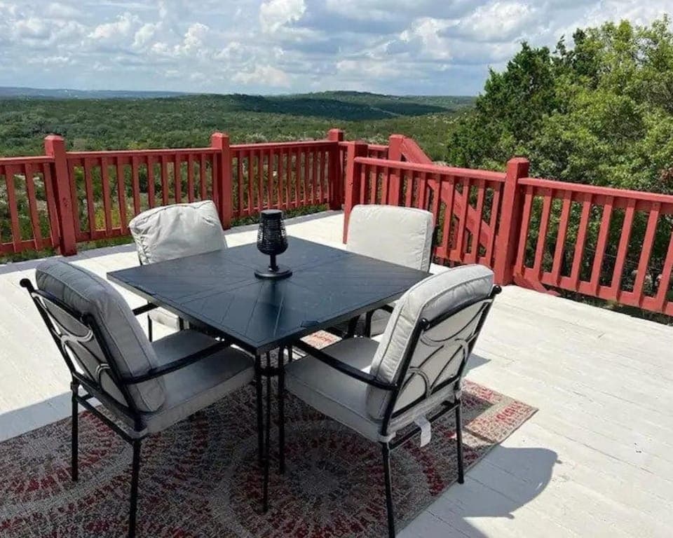 Patio, Balcony/Terrace, Balcony/Terrace, Dining area, Mountain view, Location, hair dresser